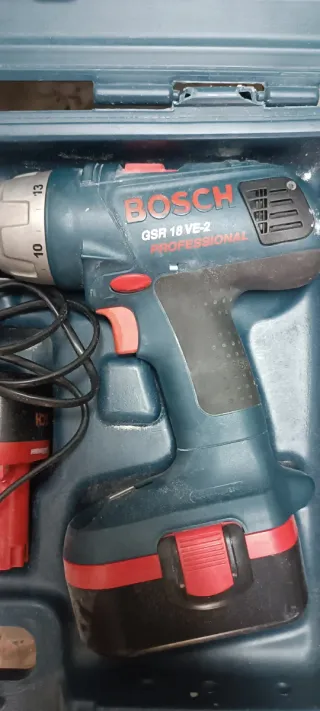 Taladro Bosch con 3 Baterías