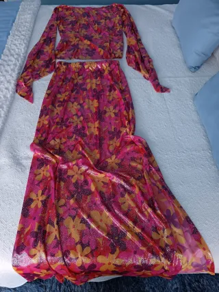 Disfraz hippie,camiseta y Falda Estampado Floral