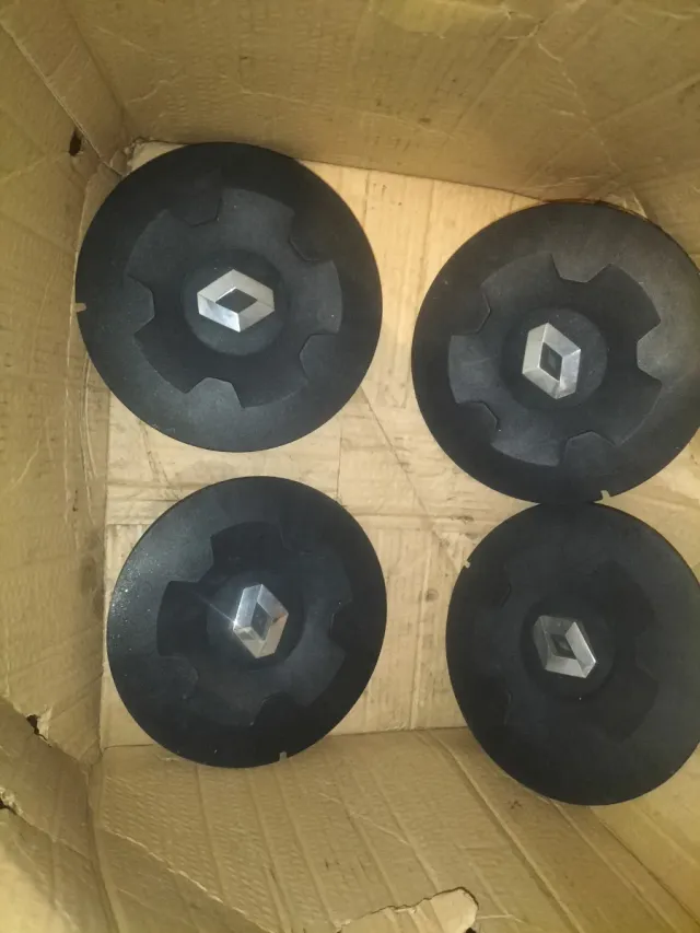 Tapacubos Renault Máster (4 unidades)