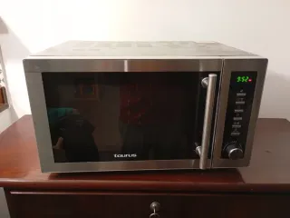 Microondas Taurus plateado