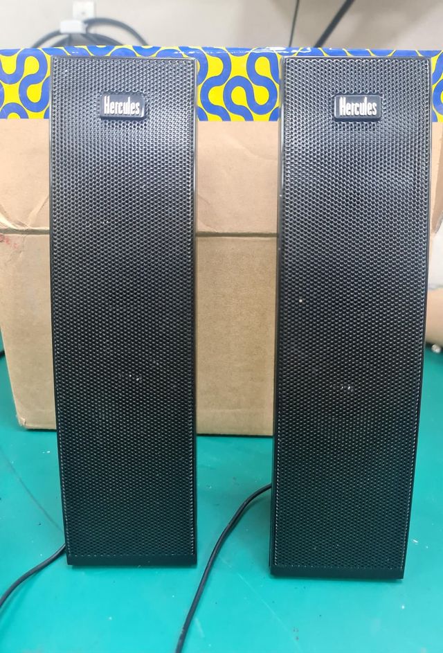 Altavoces Hercules 2.1 8W