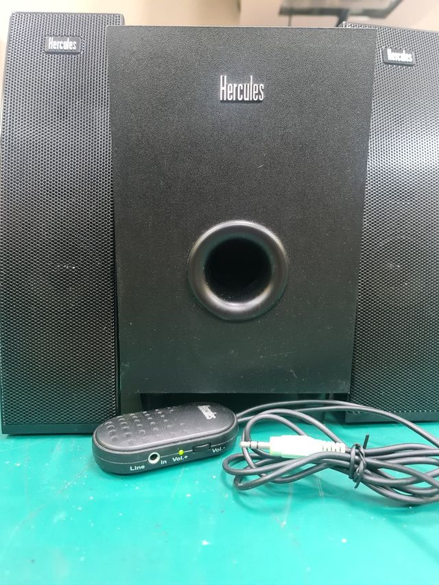 Altavoces Hercules 2.1 8W