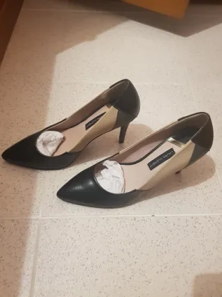 Sapatos Salto Laura Clement Bege e Preto