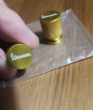 Tapones Válvula Vespa Dorados de aluminio 