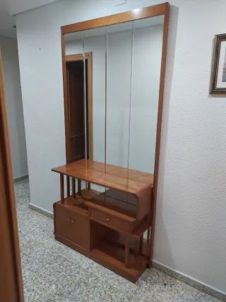 Mueble recibidor madera con espejo