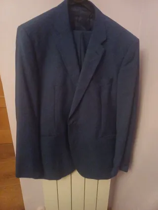 Traje azul marino