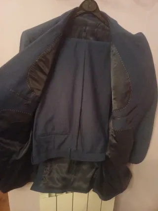 Traje azul marino