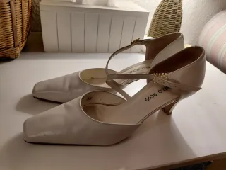 Zapatos Chelo Roig Beige Talla 39