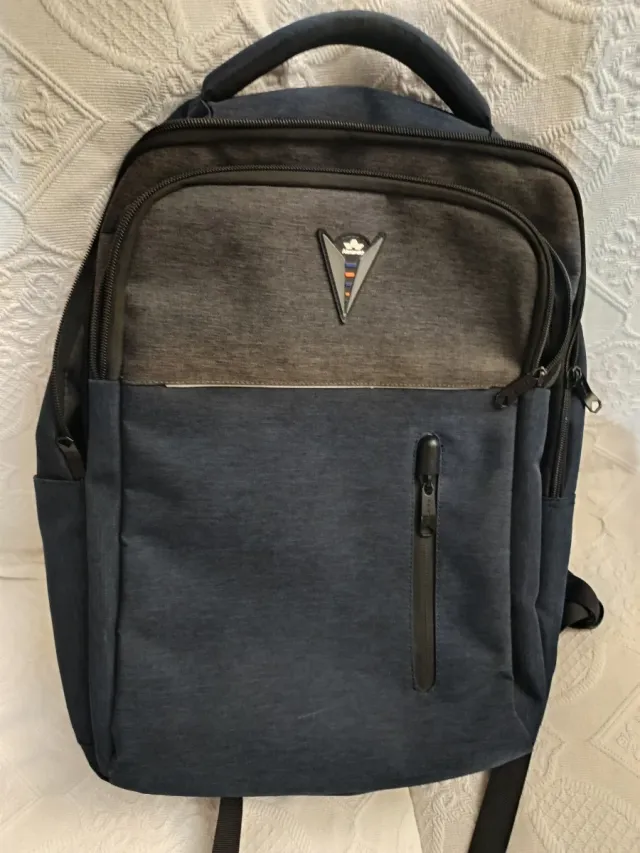 Mochila portátil azul y gris