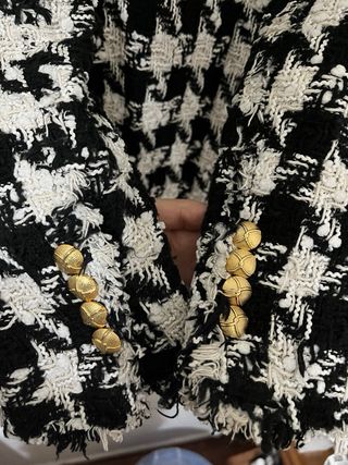 Elegante Abrigo cuadros blanco y negro Zara XS