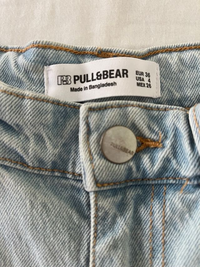 Pantalón vaquero Pull&Bear azul claro. Como nuevos