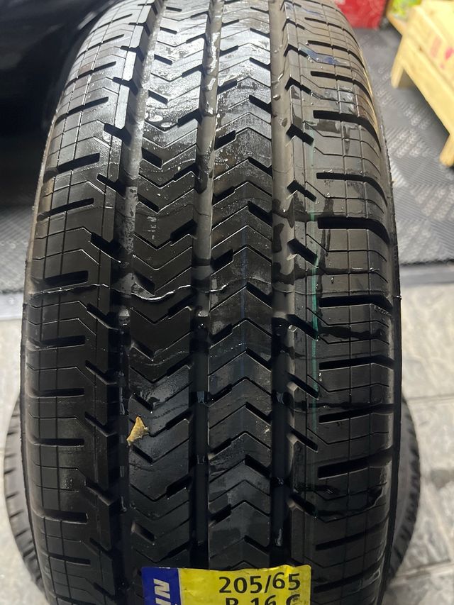 Michelin Agilis 205/65 R16C 103T
