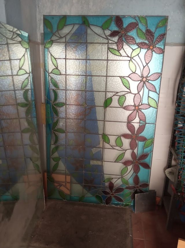 Cristalera artesanal flores y hojas