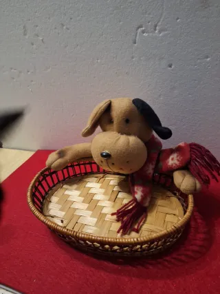Peluche cane con cestino natalizio