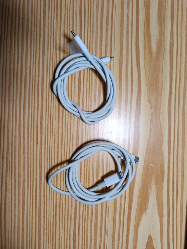 5 custodie + 2 cavi + vetro temperato IPHONE 12