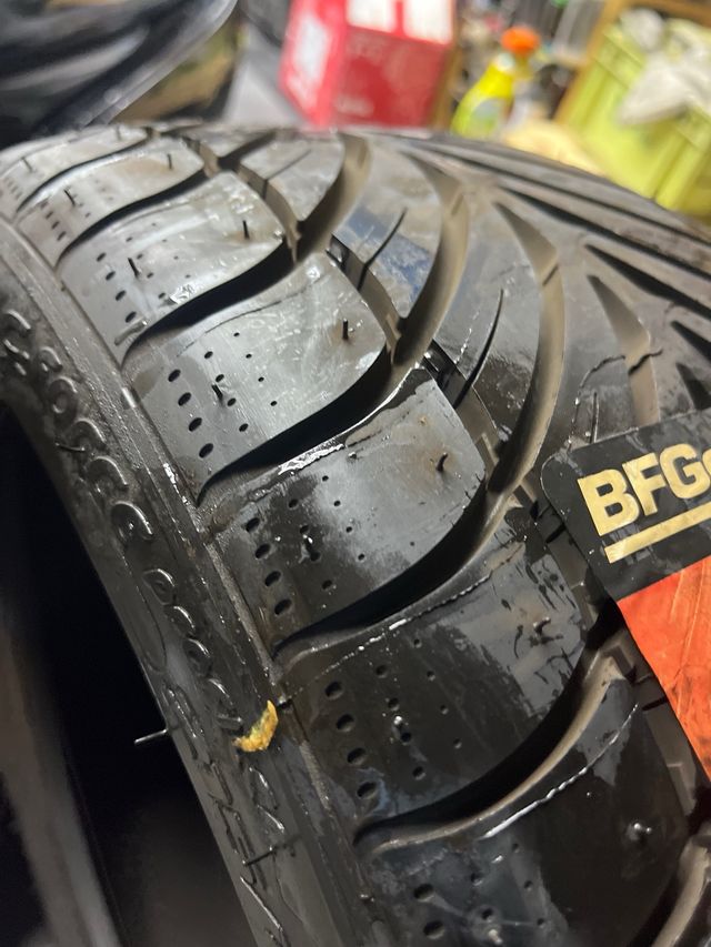 Neumático BFGoodrich 215/40 ZR 16 86W