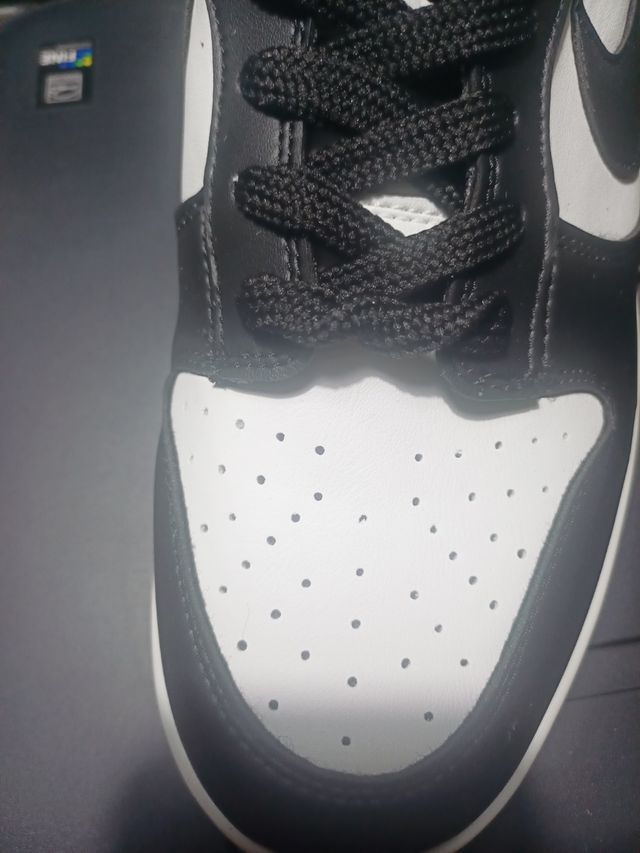 Zapatillas casuales negras y blancas