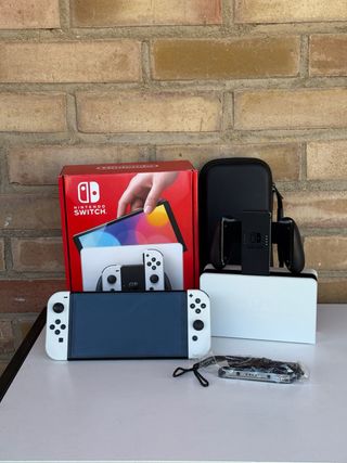 Nintendo Switch OLED bianco