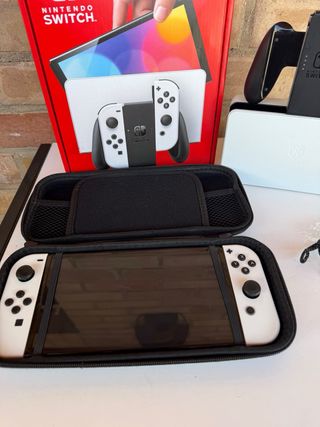 Nintendo Switch OLED bianco