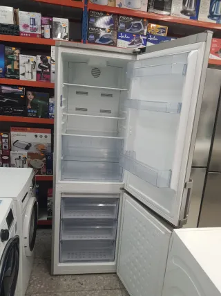 Nevera Combi Beko 1.85m con garantía 