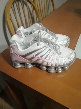 Nike Shox Mujer Blanco y Rosa