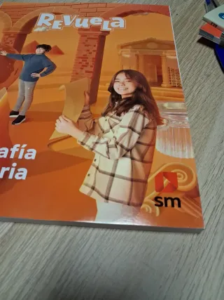 Geografía e Historia. 1 Secundaria. Revuela
