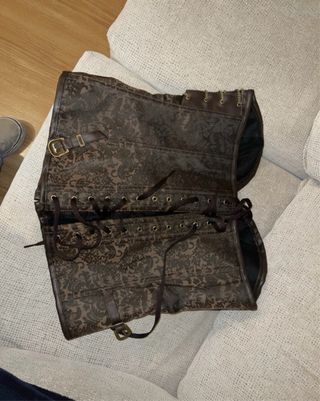 Corsé Pirata Marrón con Cadenas