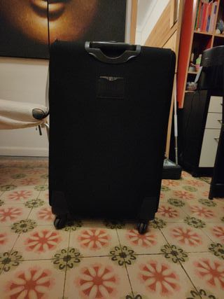 Maleta de viaje negra