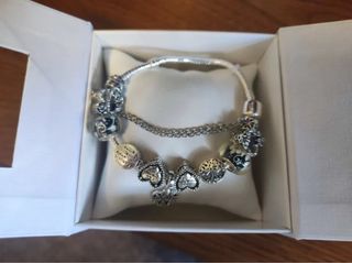 Pulsera Pandora original con charms