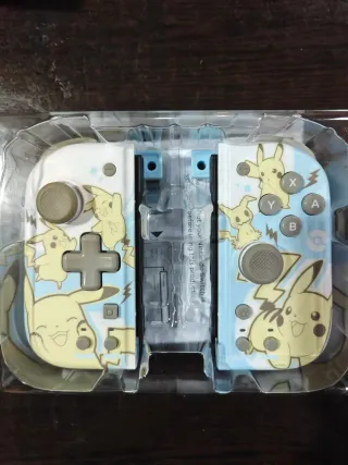 Mandos Hori Split Pad Compact Pokémon