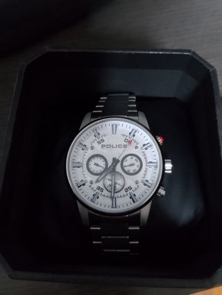 Reloj Police plateado y blanco
