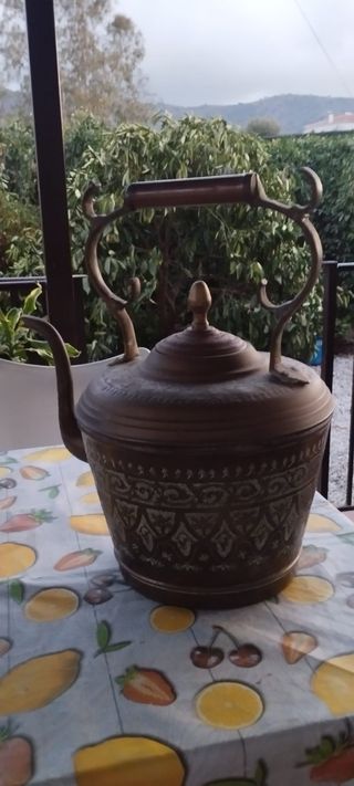 Tetera de cobre antigua