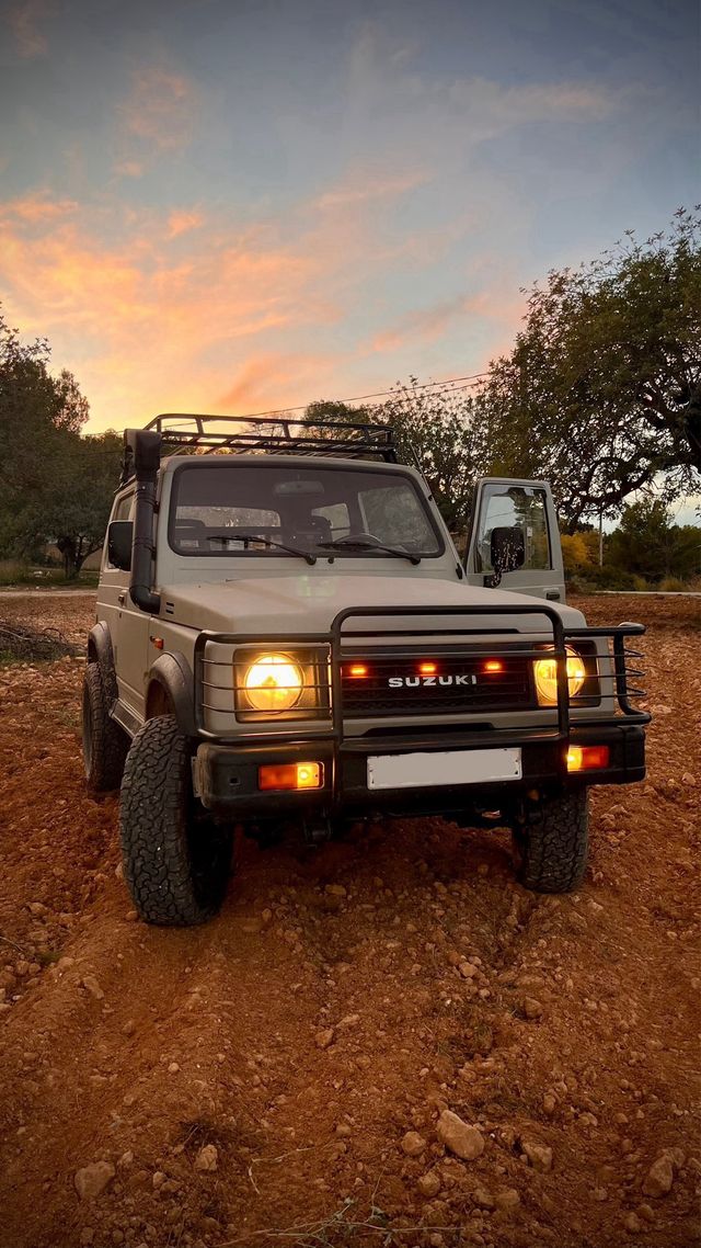 Suzuki Samurai 1990