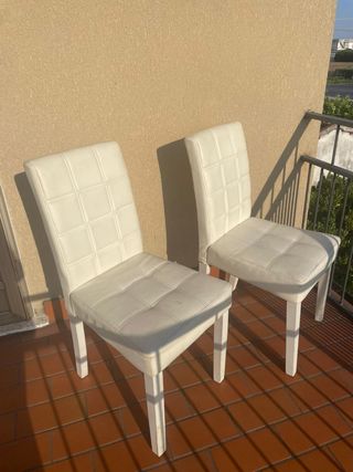 Coppia sedie imbottite bianche