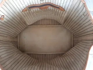 Restauraciones de bolsos ej:Louis Vuitton Neverful