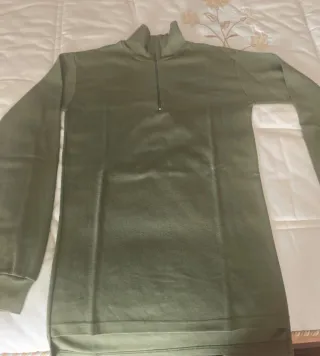 Camiseta militar con cremallera