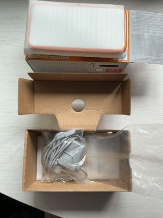 NEW Nintendo 2DS XL Blanca y Naranja.