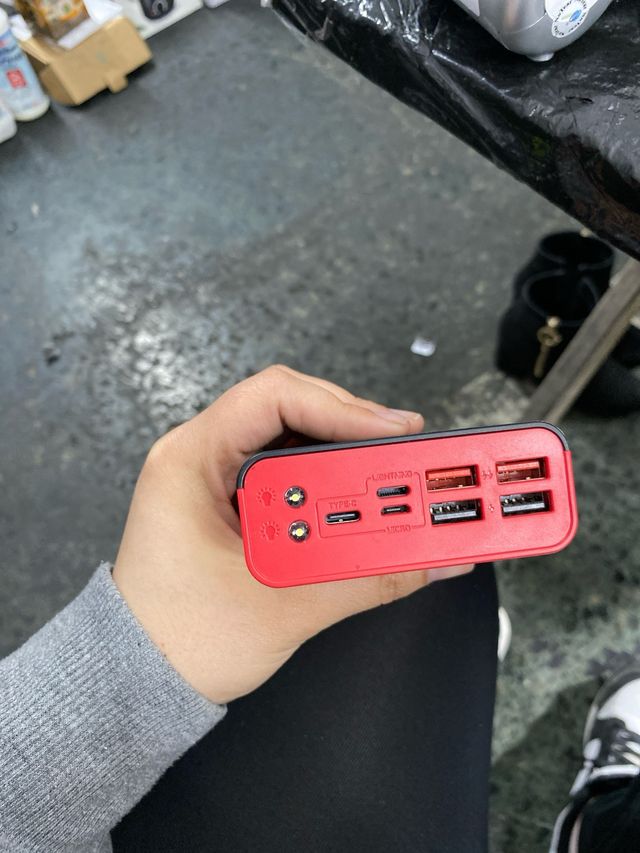 Power Bank Hinne 50000 mAh con linterna incluida 3