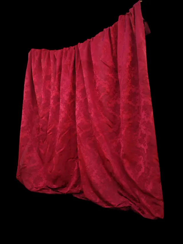 Gran Cortina Damasco Rojo Antigua