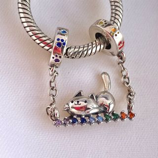 CHARM GATO TUMBADO COLORES 