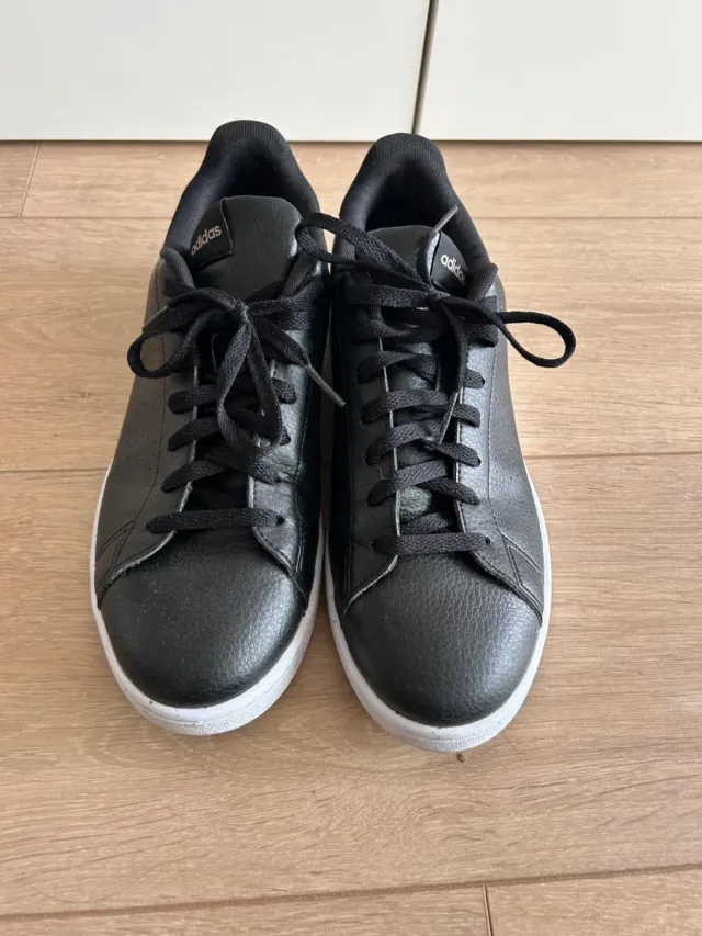 Adidas Advantage Negras