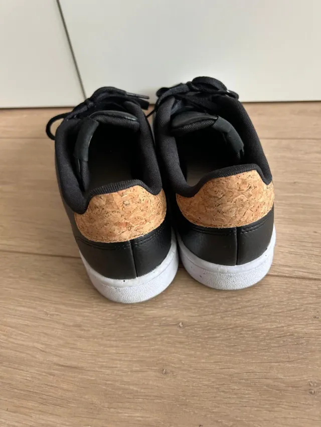 Adidas Advantage Negras