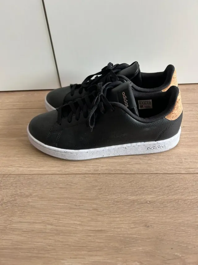 Adidas Advantage Negras