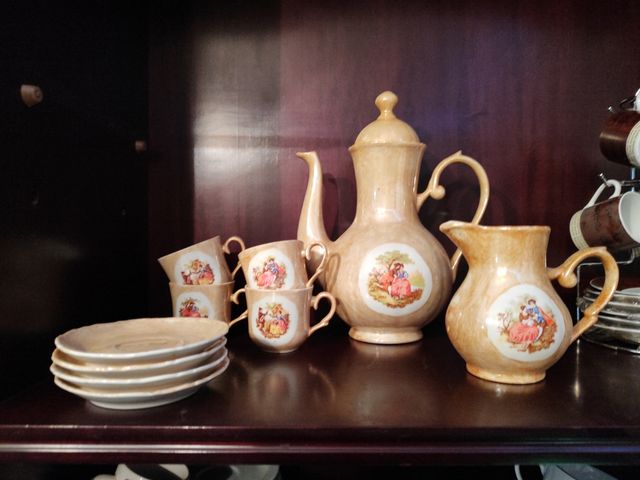 Juego de café vintage con figuras