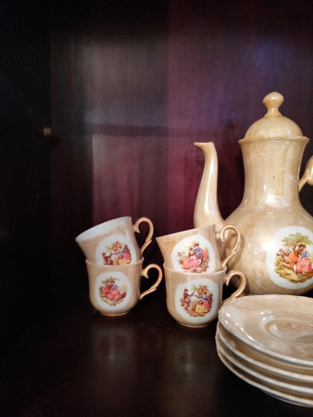 Juego de café vintage con figuras