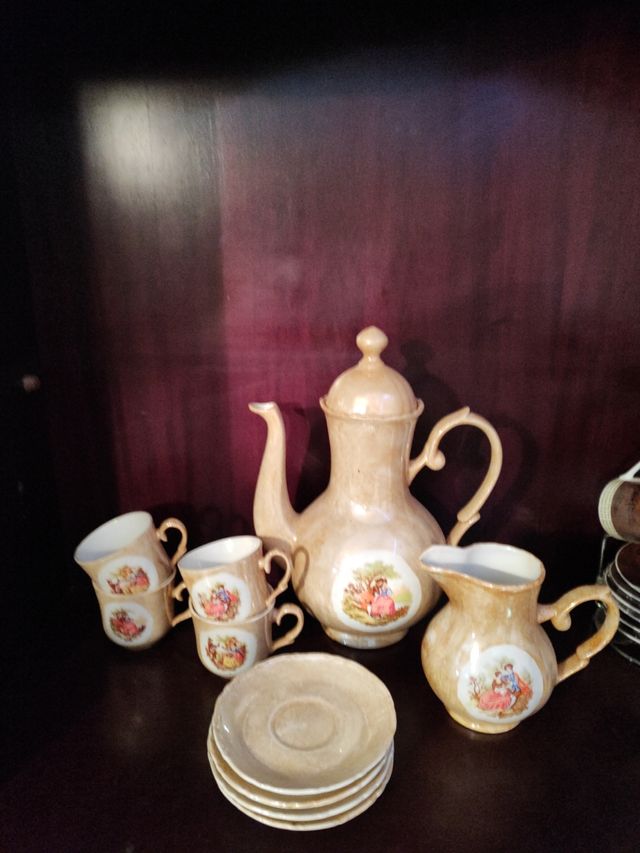 Juego de café vintage con figuras