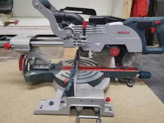 Ingletadora Bosch GCM 18V-216 Profesional
