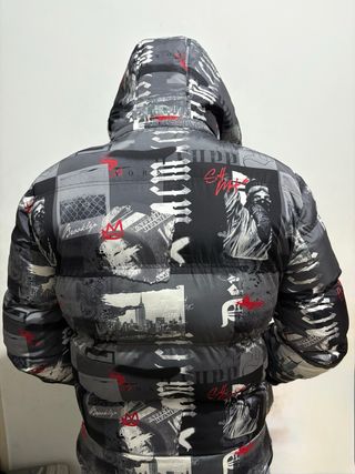 Chaqueta acolchada urbana con estampado gráfico – 