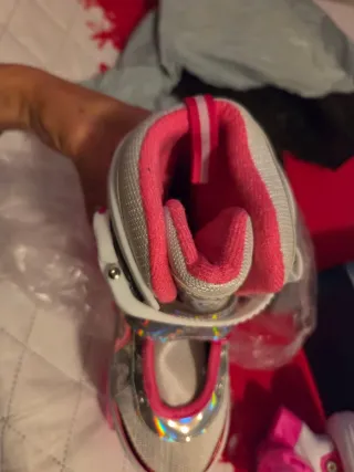 Patines infantiles rosas y blancos