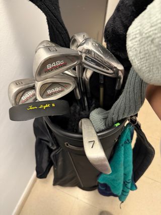 Bolsa de golf y set de palos